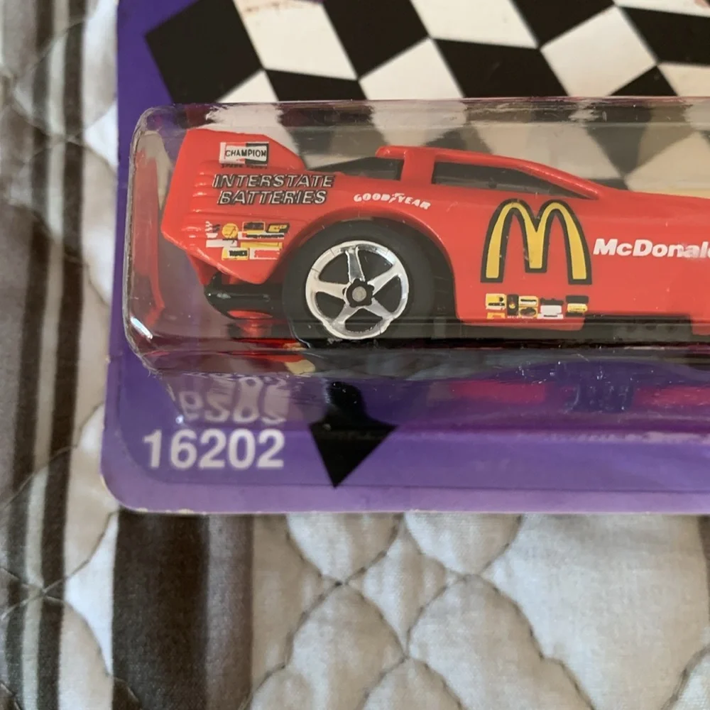 Mattel Hot Wheels McDonald’s Racing Team Cars- Cruz Pedregon & Bill Elliott 🆕